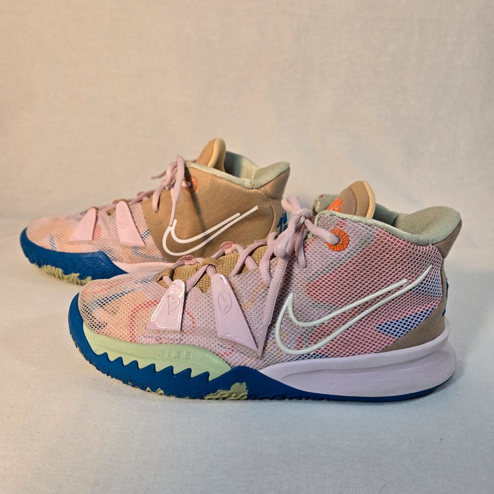 NIKE Kyrie 7 Exclusive "1 World 1 People" Regal Pink Sneakers Size 6.5Y 8W 6.5M - Picture 2 of 16